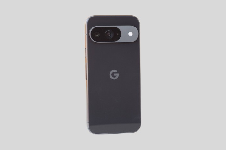 The Pixel 9 is powered by the new Google Tensor G4 chipset, which has eight advanced CPU cores, a faster GPU, and an improved modem, enabling it to easily handle complex AI tasks. This chip works with increased RAM, ensuring smooth multitasking. The tensor processing unit is central to the Pixel's AI features, powering Google's Gemini technology.