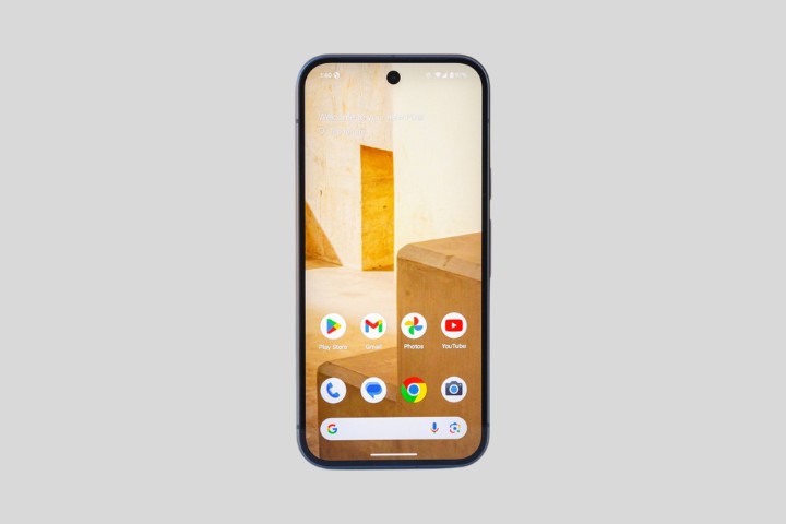 The Pixel 9 moves away from the compact design of its predecessor and moves closer to a full-size smartphone experience. It has a completely flat design with two Gorilla Glass 2 panels and a flat aluminium frame, giving it a more premium feel. The new camera bar with clear, defined borders gives it a unique look.